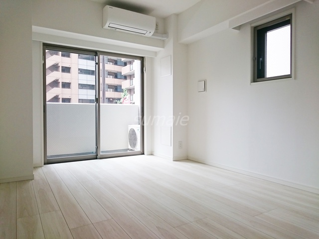 ルフレ赤羽サウスの居間・リビング|洋室8.3帖です☆