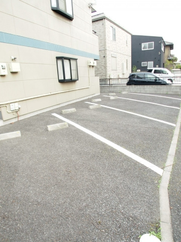 ピースコートの駐車場