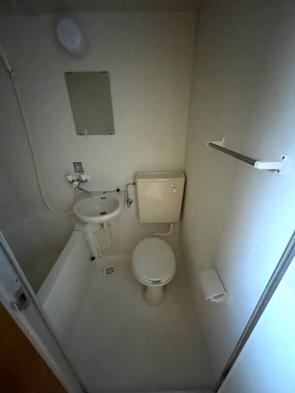 ブロブランのトイレ|※別号室の参考写真です