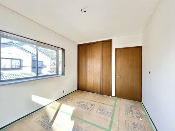 一宮しなね一丁目　中古戸建ての洋室|2階南西側洋室です。フローリング上張り、クロス張替えをしたので快適空間になりました♪