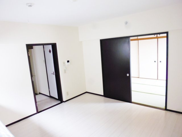 秋定マンションの居間・リビング