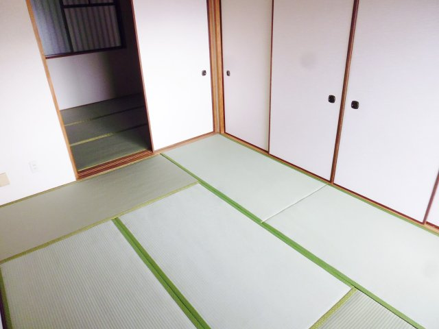 秋定マンションの和室