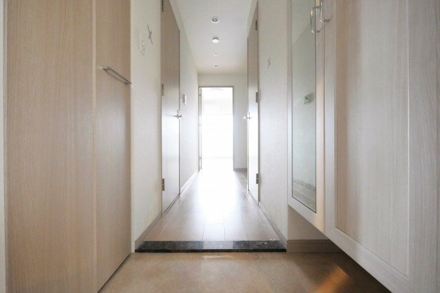 ＬａＤｏｕｃｅｕｒ九条の玄関