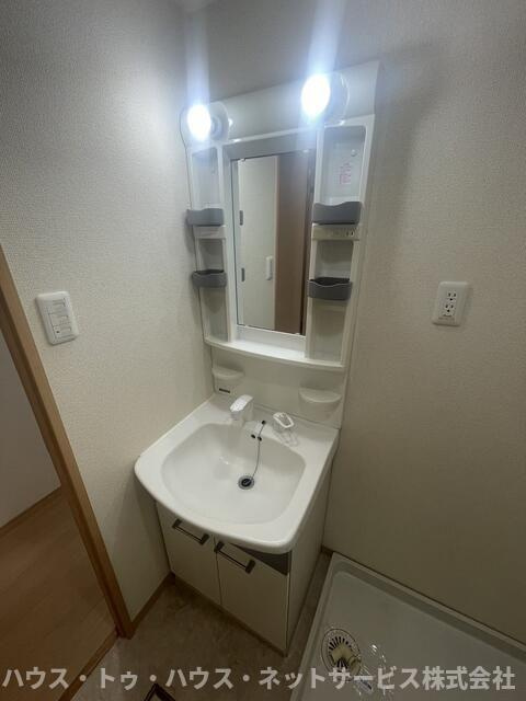 グロワール・エーリ弐番館の洗面所