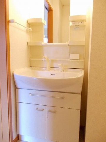カルム樹海Ｂ棟の洗面所|脱衣スペースもあります