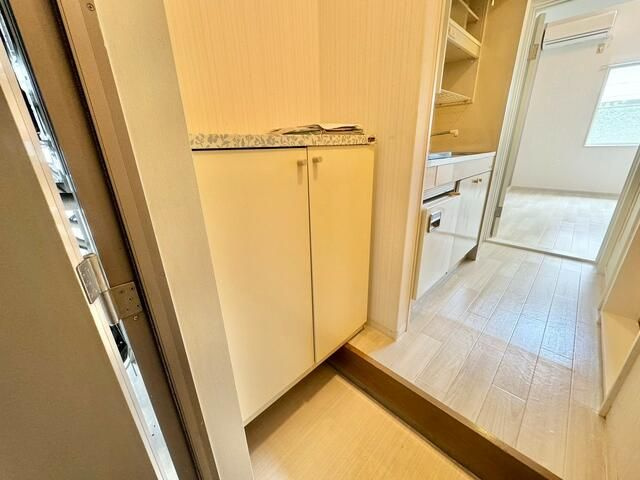 シャトルコンポの玄関