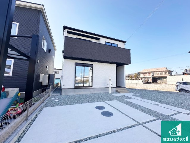 加古川市八幡町上西条　新築一戸建ての外観|お客様に長く安心して住んでいだだける事にこだわった家づくり！住んでからのアフターサービスにもしっかりと取り組んでいます！