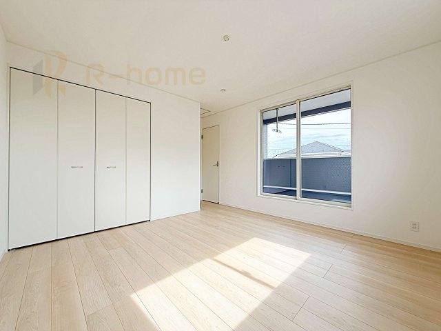 結城市結城第43-II期　新築戸建て　4号棟の洋室|お部屋のサッシにはペアガラスを採用、高い断熱性による省エネと結露対策に有効です♪