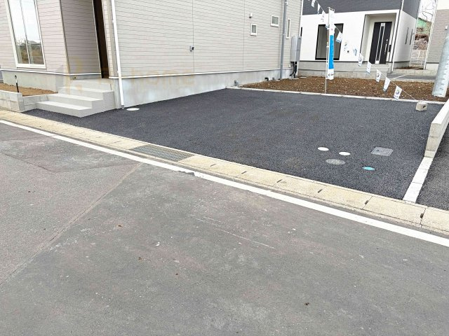 結城市結城第43-II期　新築戸建て　4号棟の駐車場|カースペースは2台お停めいただけます♪