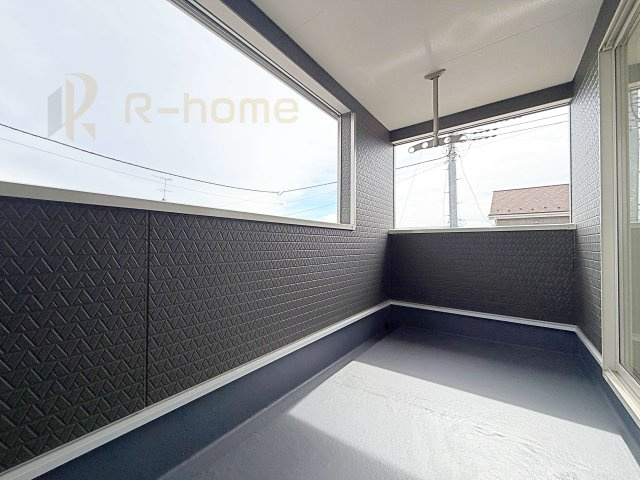 結城市結城第43-II期　新築戸建て　4号棟のバルコニー|急な雨でも安心のインナーバルコニー♪忙しいご夫婦も大満足♪