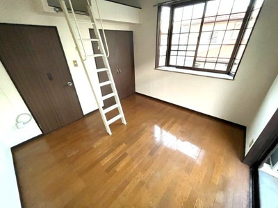 【居間・リビング】 | パークイースト | こちらの居間で趣味の時間をお楽しみください