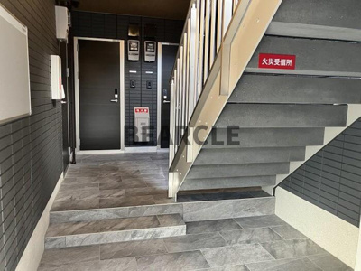 【エントランス】 | D-ROOM山上