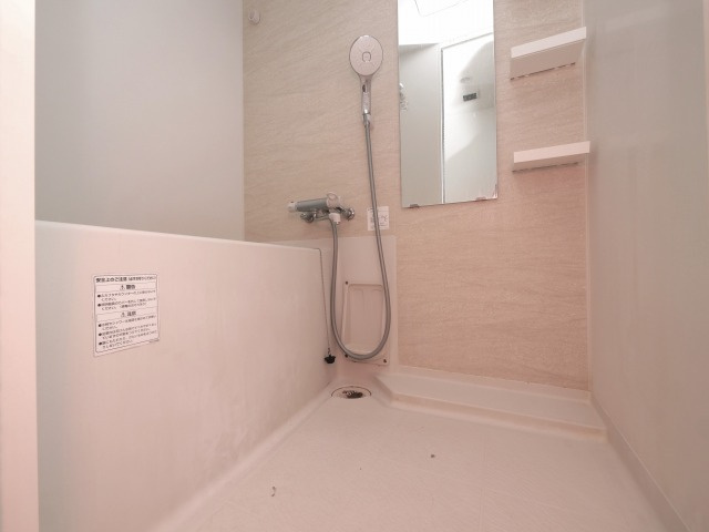 LUMINOUS桜川の浴室