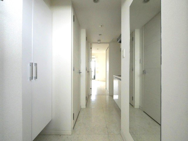 LUMINOUS桜川の玄関