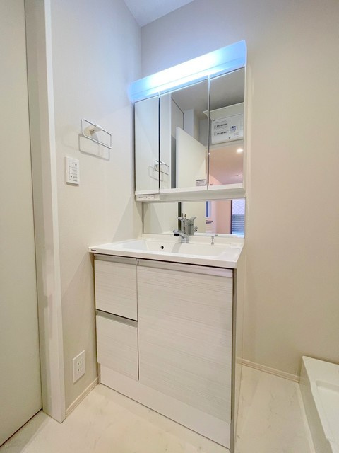 メゾンシュシュの洗面所|★３面鏡収納付きシャンプードレッサー★