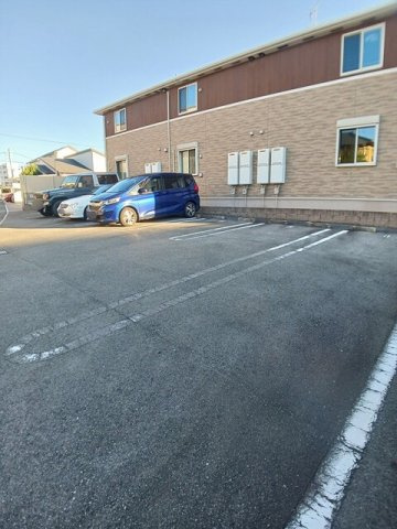 メゾンさくらの駐車場