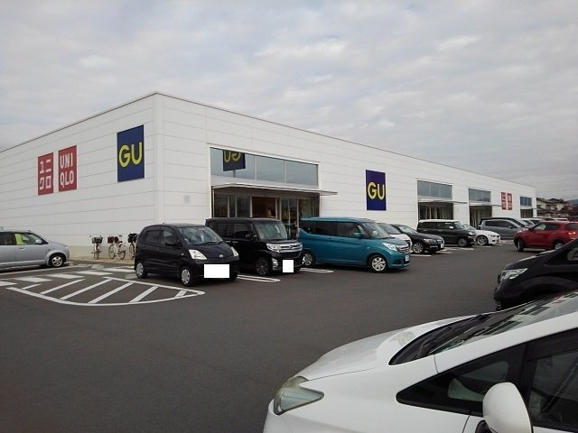 カーサ中村Ｂの周辺|ユニクロまで650m