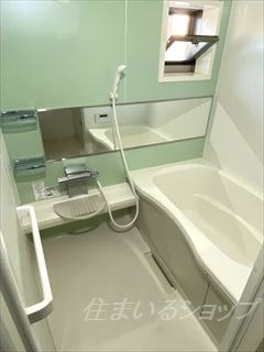 広島市安佐北区落合２丁目のアパートの浴室|追い焚き・窓あり