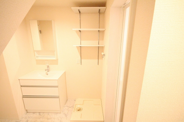 名古屋市西区栄生１丁目のアパートの洗面所