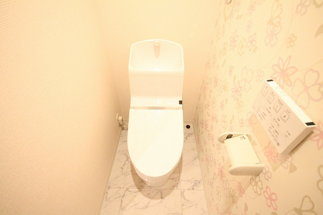 名古屋市西区栄生１丁目のアパートのトイレ