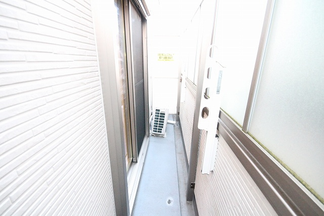 名古屋市西区栄生１丁目のアパートのバルコニー