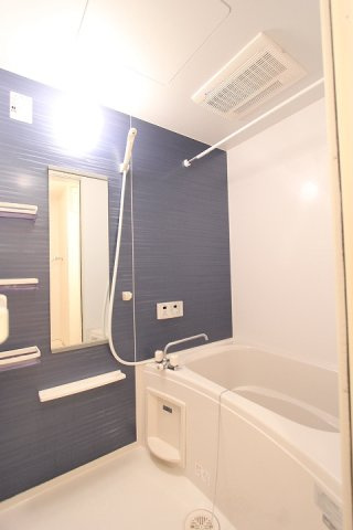 ウィステリア池下の浴室