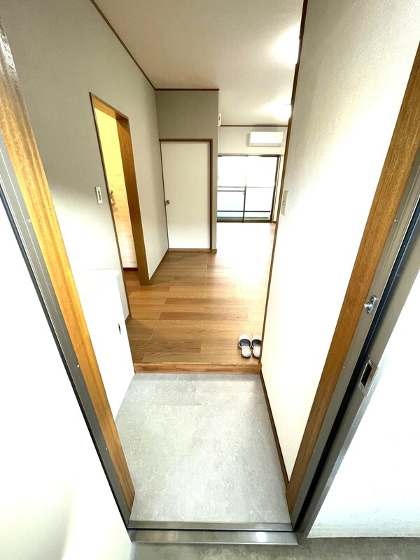 ホームズ大久保の玄関