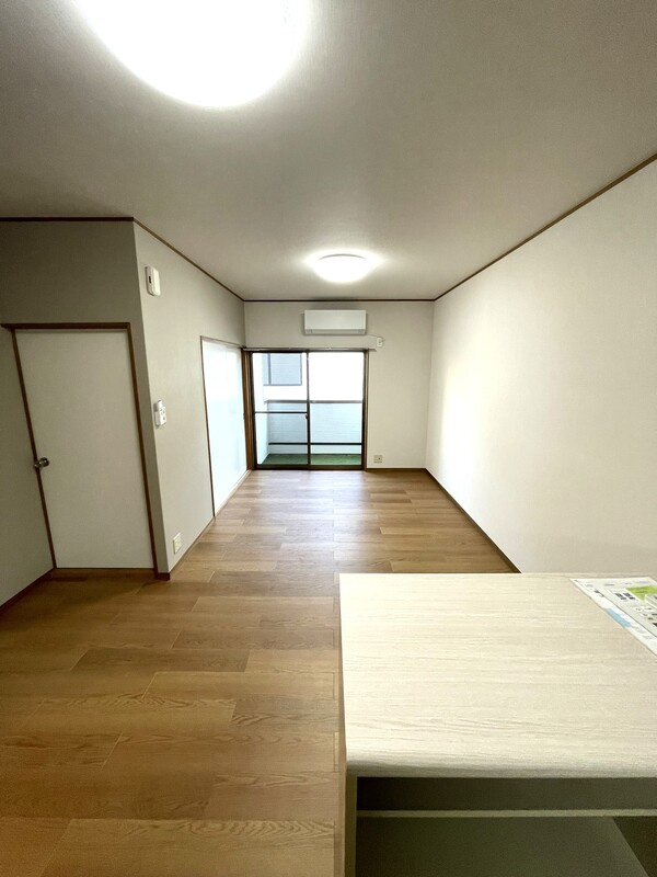 ホームズ大久保の居間・リビング