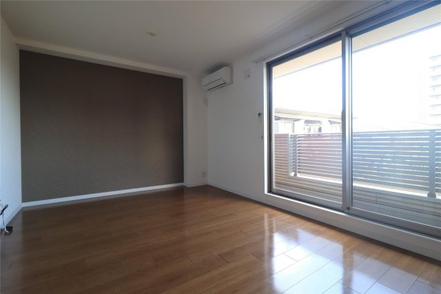 アーバンスタイルの居間・リビング