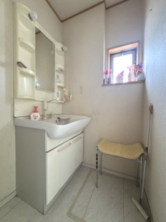 保育園目の前！小山市若木町の中古戸建の脱衣所