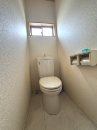 保育園目の前！小山市若木町の中古戸建のトイレ