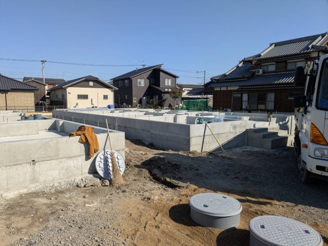 【前面道路含む現地写真】