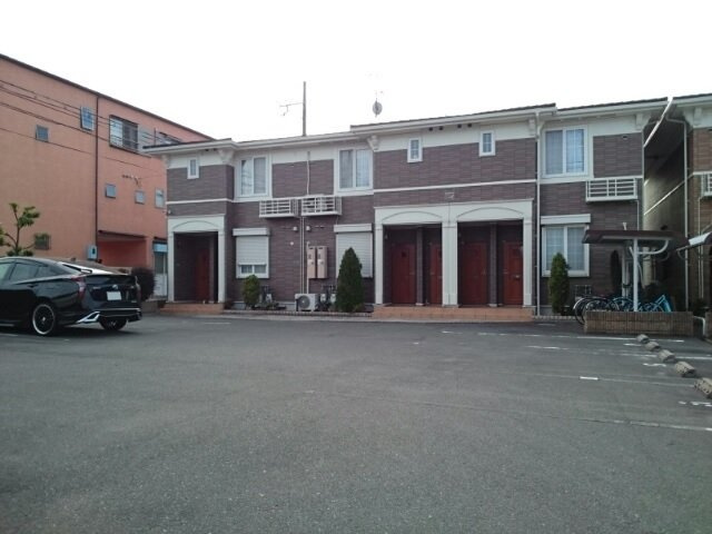 ブリランテＡの駐車場