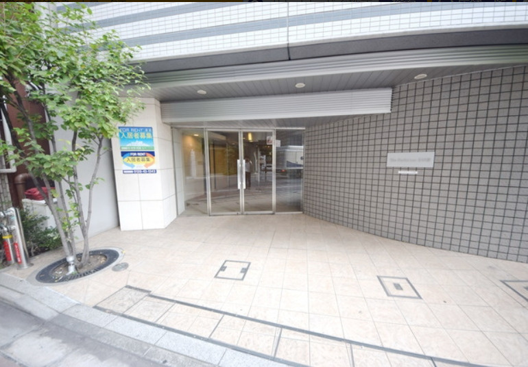 ルクレ日本橋馬喰町のエントランス