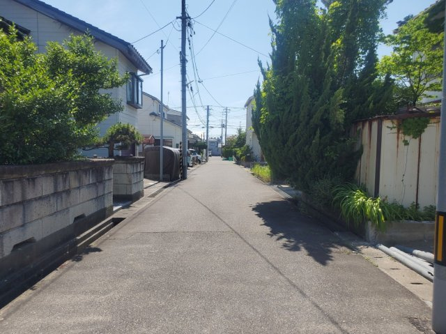 新潟市中央区弁天橋通2丁目の前面道路含む現地写真