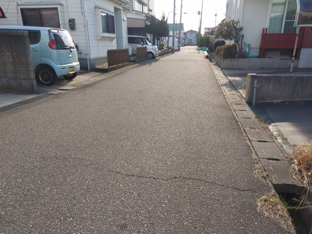 新潟市中央区弁天橋通2丁目の前面道路含む現地写真