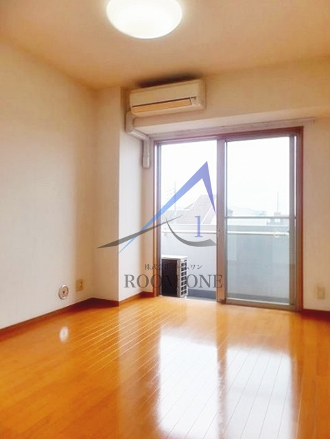 ヴェリテ駒沢の居間・リビング|洋室のお部屋です。