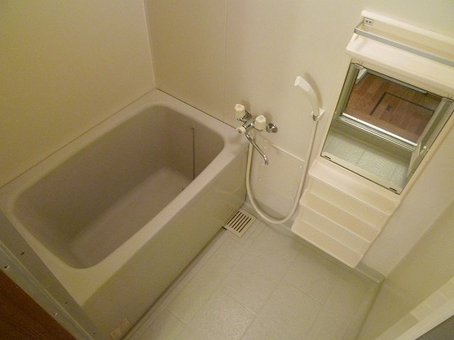 ヴィラ　アルページュの浴室