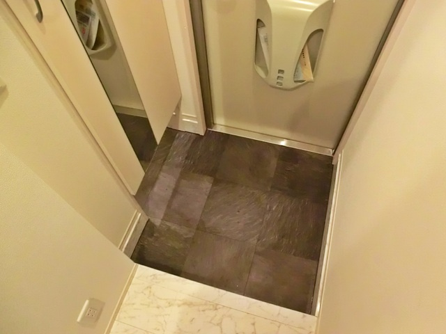 ＳＵＮＳＵＮの玄関|玄関スペース！姿見あります♪