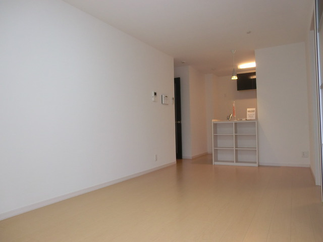 ＳＵＮＳＵＮの居間・リビング|バルコニー側から見たリビング♪