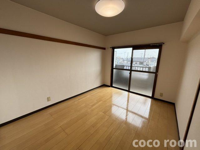 聖マンションⅠの居間・リビング