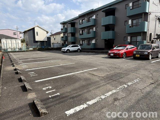 聖マンションⅠの駐車場