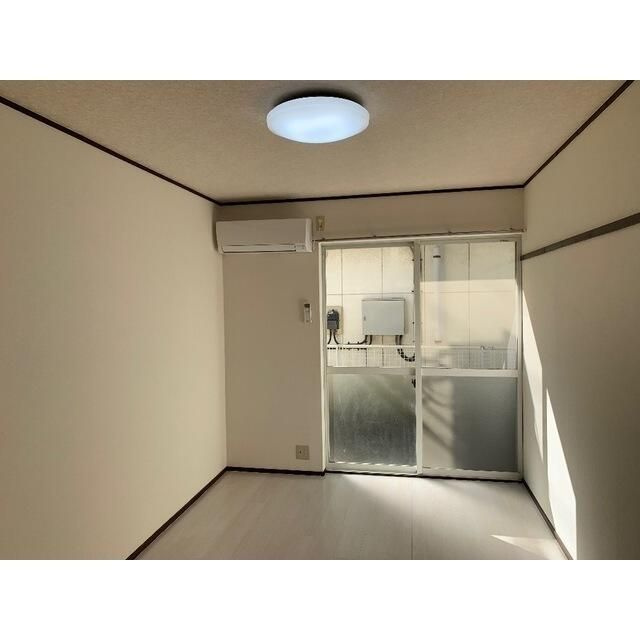 カレッジハウスⅥの居間・リビング