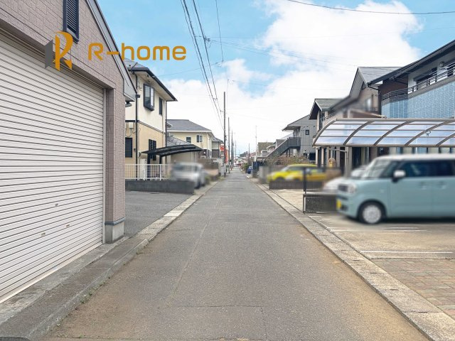 つくば市観音台第15　新築戸建て　1号棟の前面道路含む現地写真|『今から見たい！』大歓迎です♪
お気軽にＲ－ｈomeまでお問い合わせください。