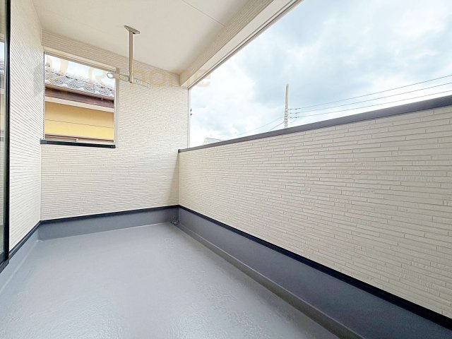 つくば市観音台第15　新築戸建て　1号棟のバルコニー|急な雨でも安心のインナーバルコニー♪忙しいご夫婦も大満足♪