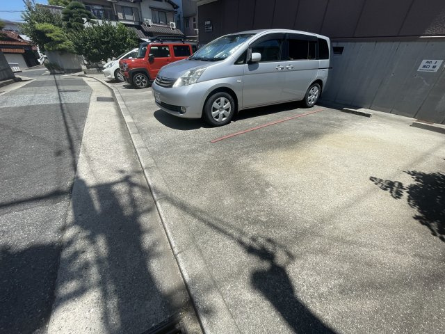 キャンパス本多聞の駐車場