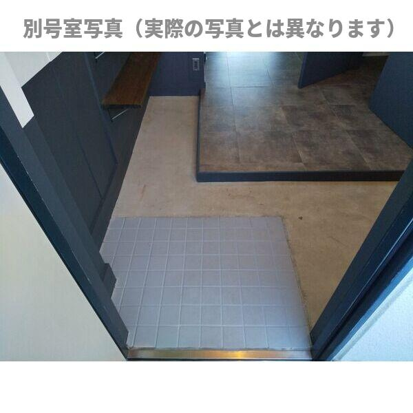 106寺前の玄関