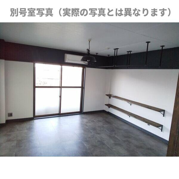 106寺前の内装