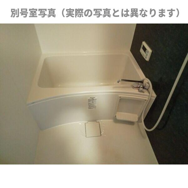 106寺前の浴室