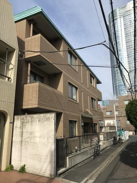 西麻布フラッツの外観